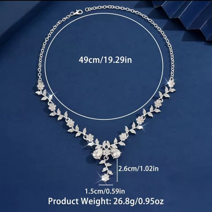 Весільне кольє для нареченої зі сраз