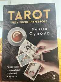 Tarot przy kuchennym stole