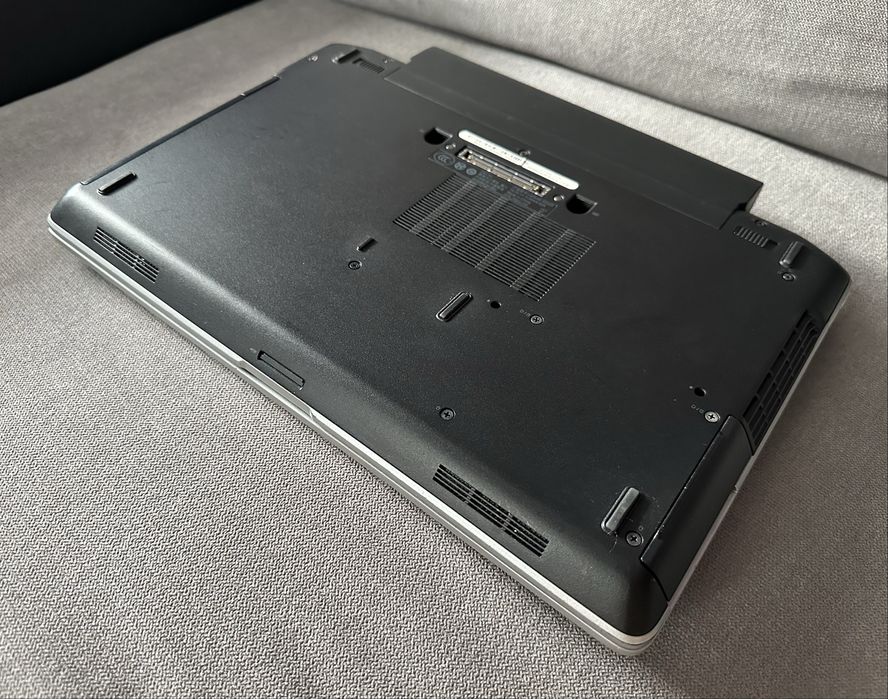 Laptop Dell Latitude E6320 13.3” Intel i5 8GB RAM 320GB HDD Win10