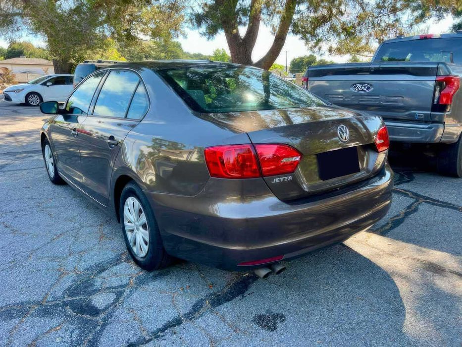 Volkswagen Jetta S      2014