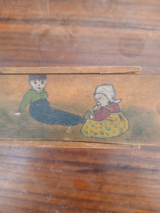 Caixa de jogo Dominó pintada de época