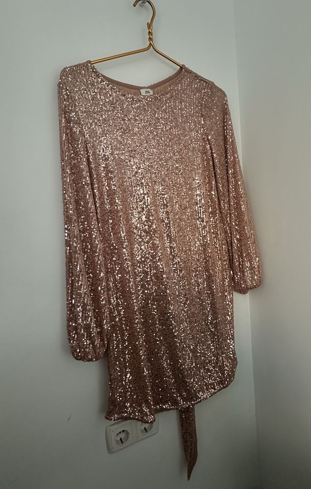 Платье бренда River Island