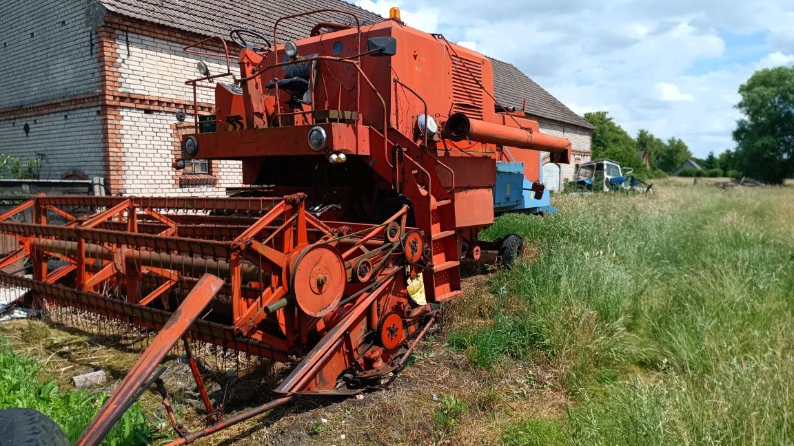 Kombajn Bizon Z056