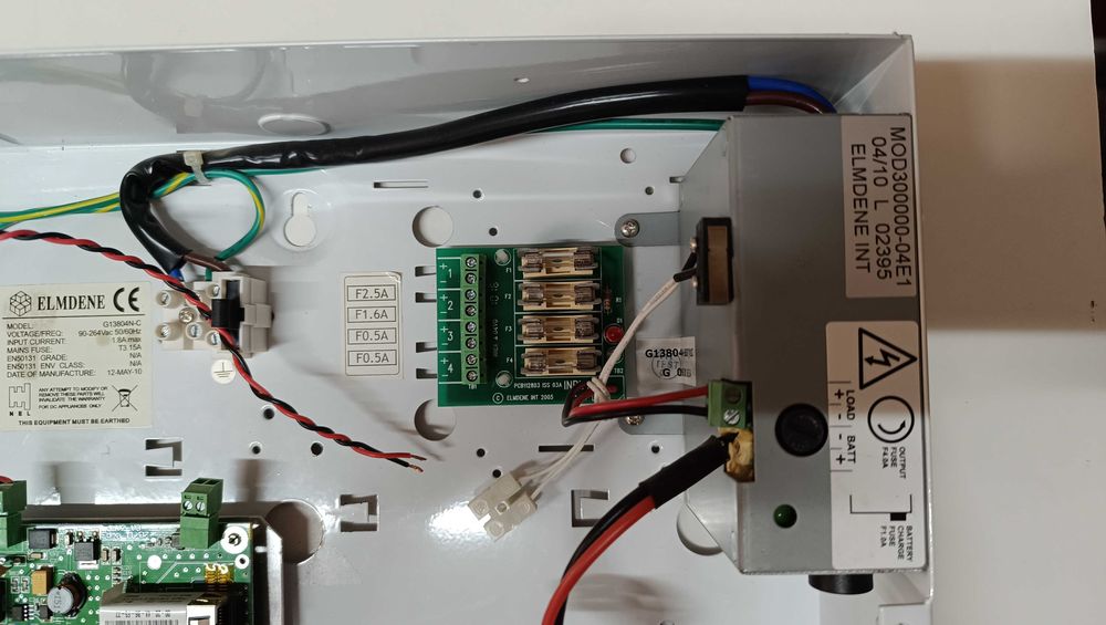 Placa Controlo Acessos + Fonte Alimentação