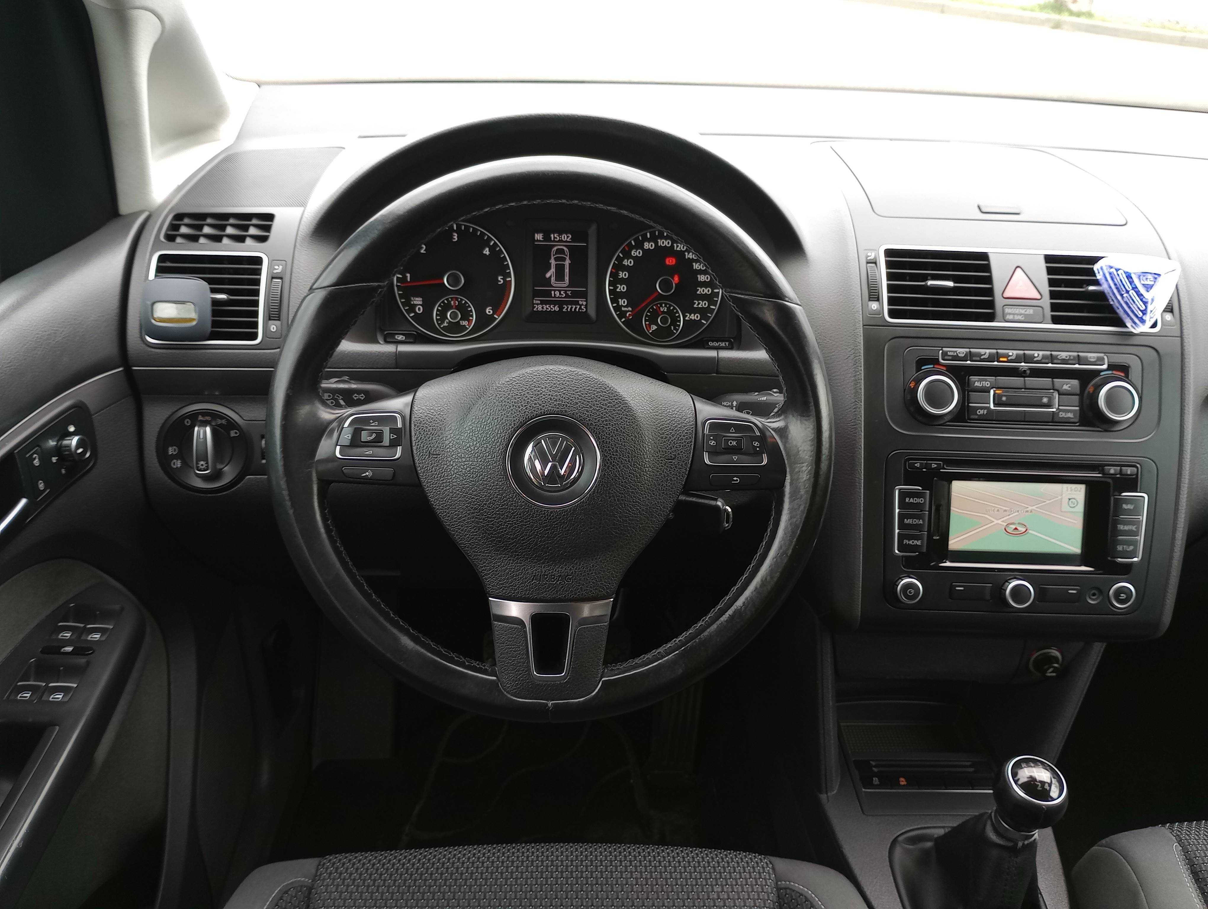 Volkswagen Touran 1.6TDI 105KM Zero korozji Doinwestowany