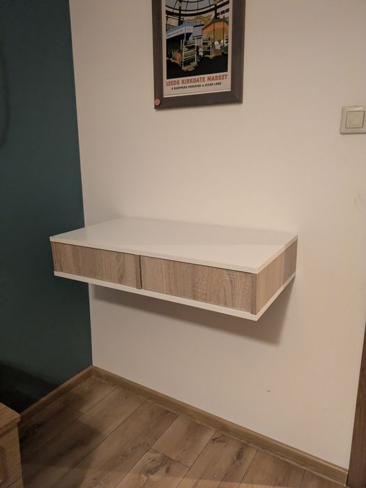 Wisząca toaletka/komódka/konsola