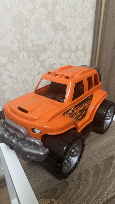 Машинка велика