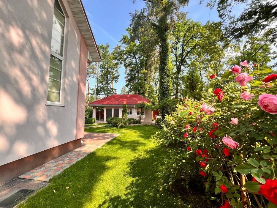 Продається неймовірний будинок неподалік від Центрального парку!