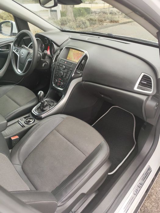 Opel Astra J 1.7 cdti 2012