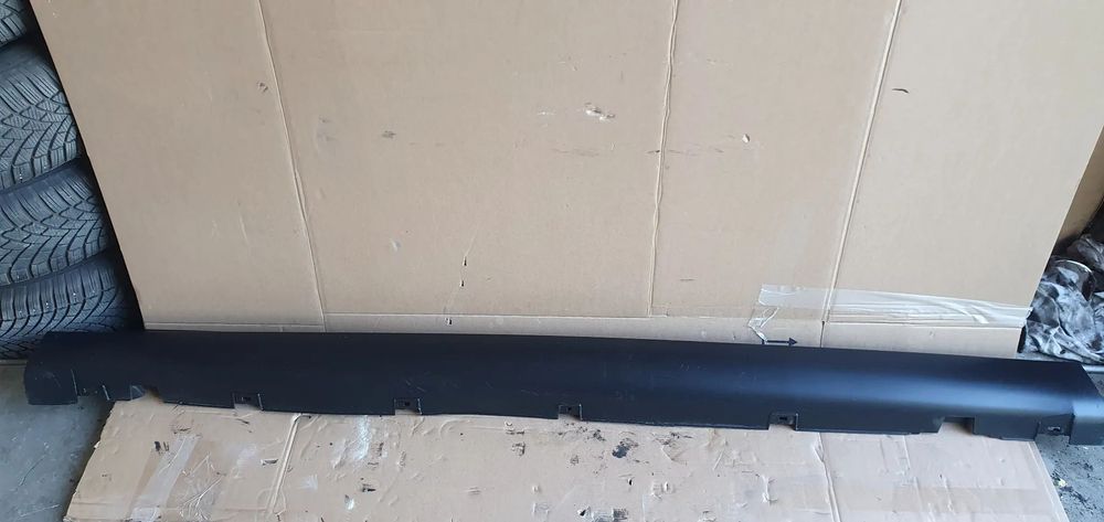Listwa progowa lewa Citroen C5 III 9681060880