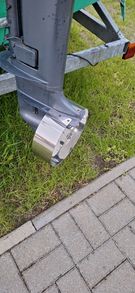 Szeroka osłona śruby silnika zaburtowego