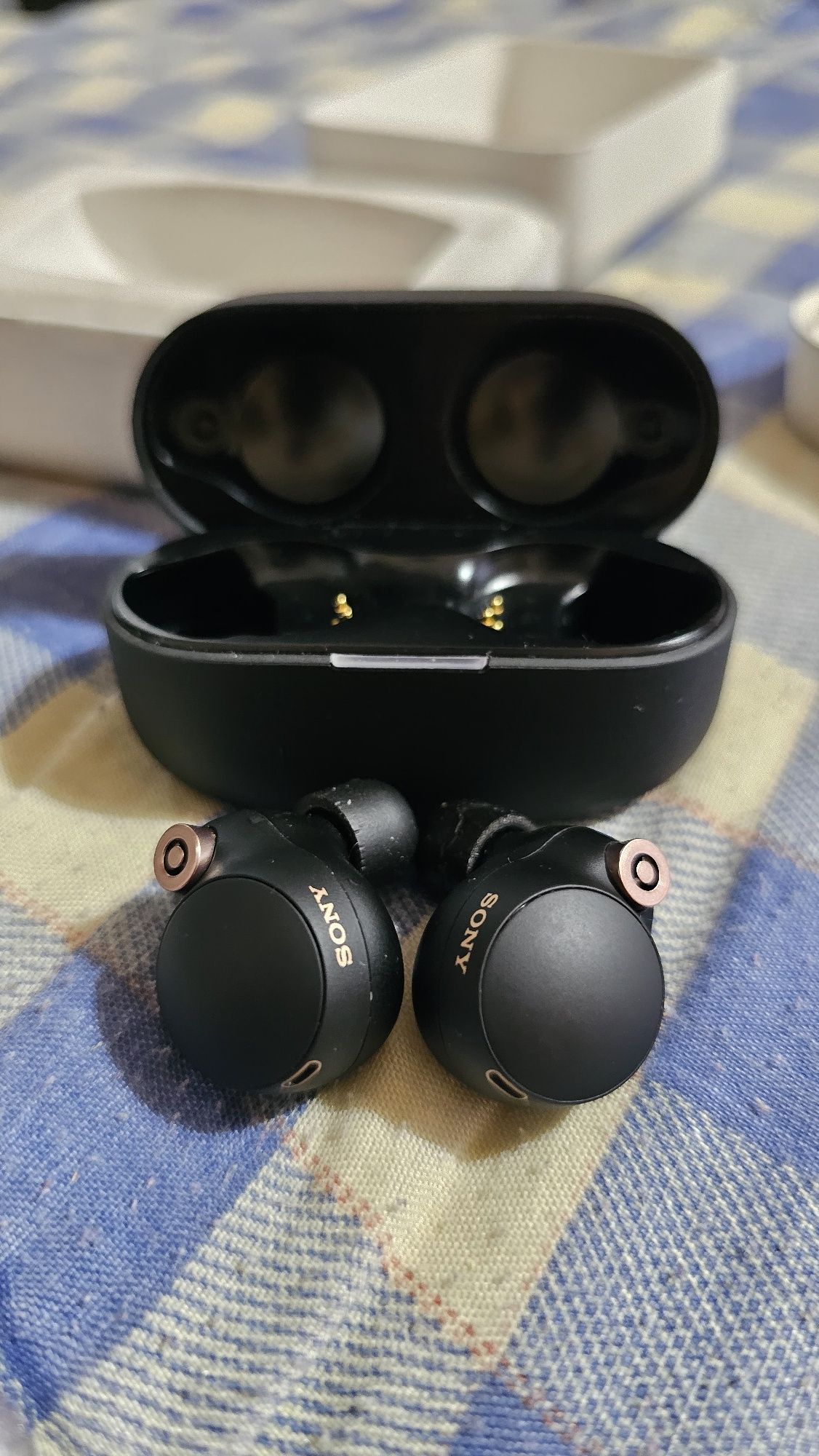 Vendo auriculares Sony WF 1000XM4