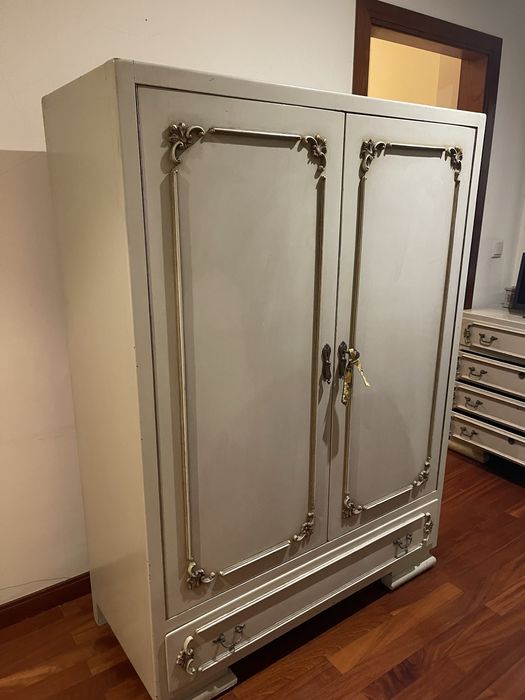 Armario madeira mogno lacado