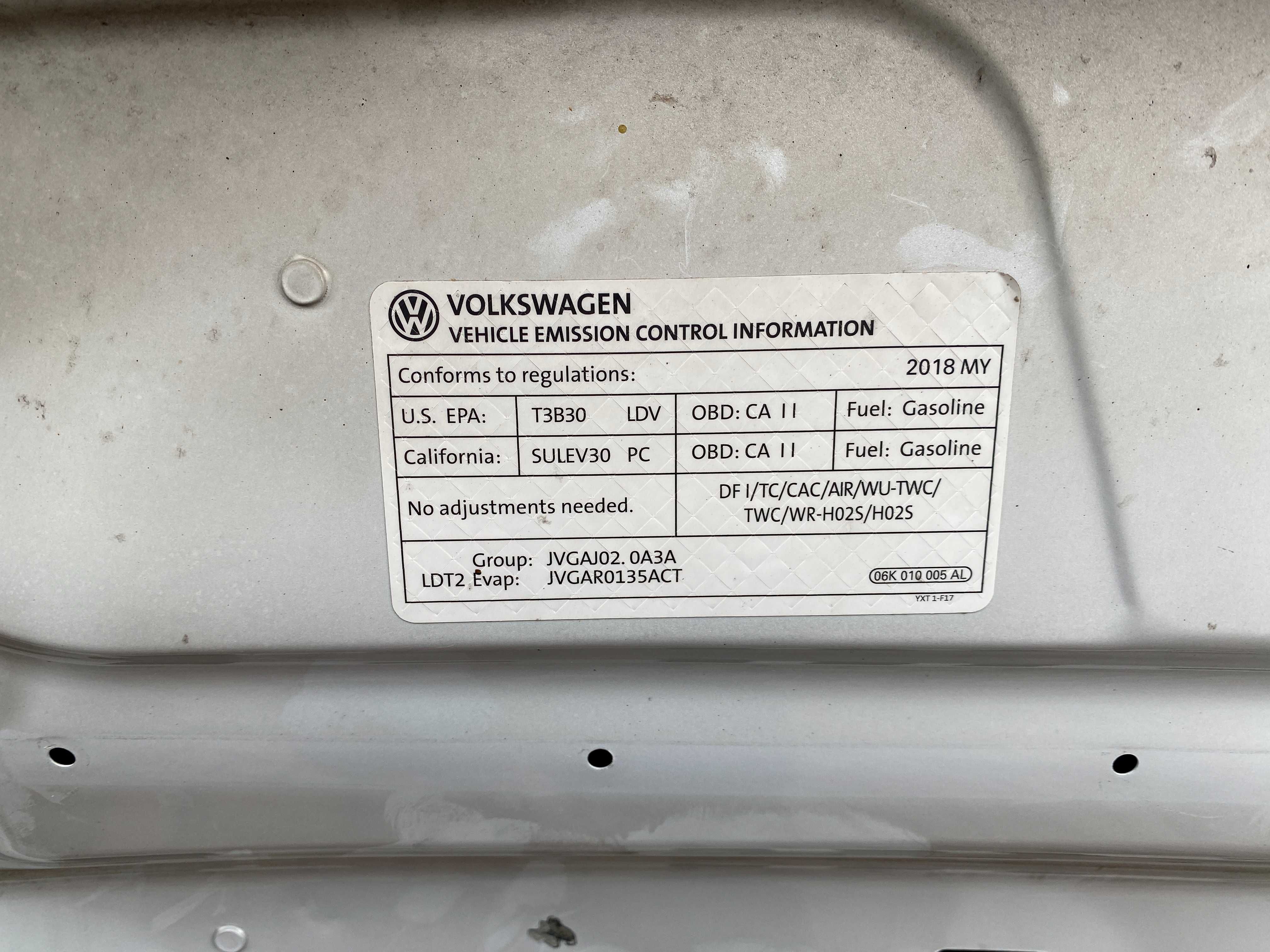 VW Tiguan ALLSPACE USA капот під відновлення