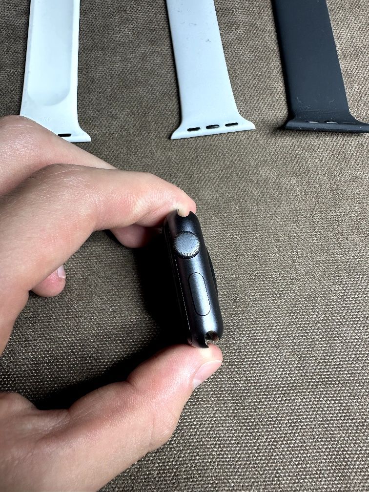4× Apple Watch Series 1 + зарядка + ремінці — 2000 грн, торг