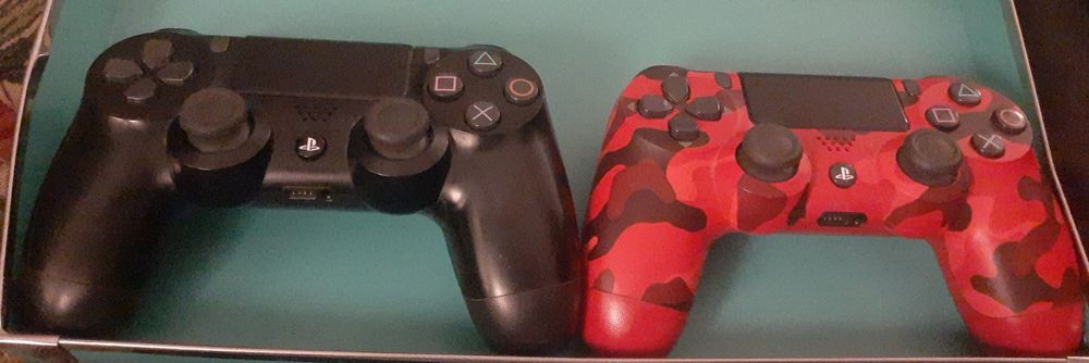 Ps4 slim dois comandos e jogos