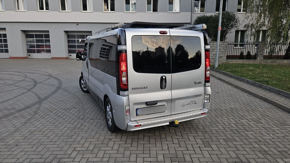 Renault Trafic Kamper 2006r., silnik 2.5, 145KM