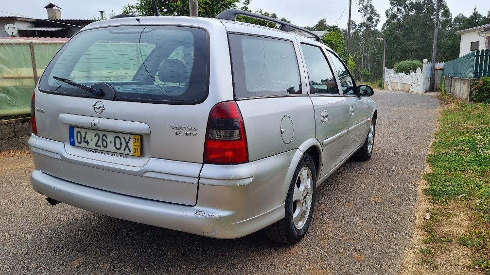 Opel Vectra Caravan 100 anos - ano 2000