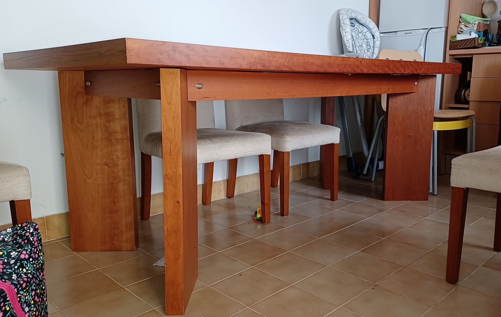 Mesa de alta qualidade Extensível + OFERTA de 6 cadeiras