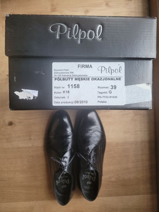 Eleganckie skórzane czarne buty męskie do garnituru nowe Pilpol r.39