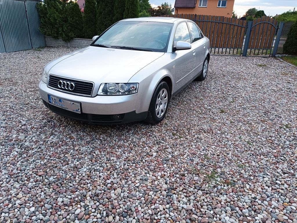 Audi a4b6 2.0+LPG sekwencja Hak Sprawna klima OC i przegląd na rok