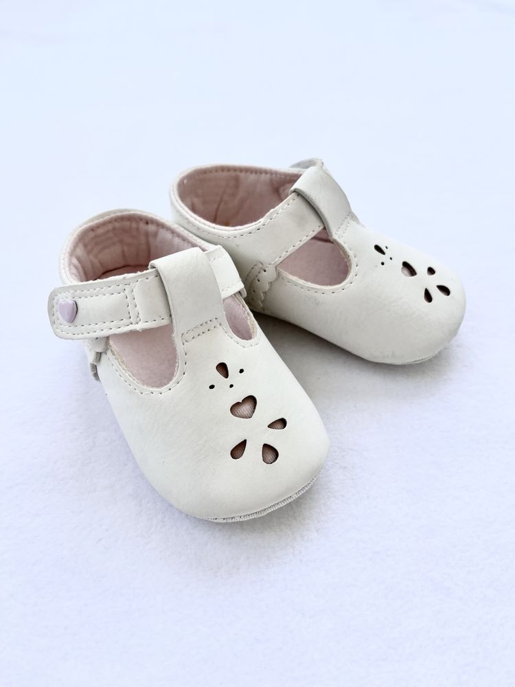 Первые нарядные туфельки Mothercare размер EU18(UK2) и EU19(UK3)