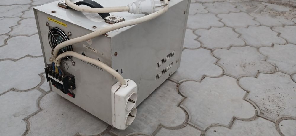 Стабілізатор напруги 5000