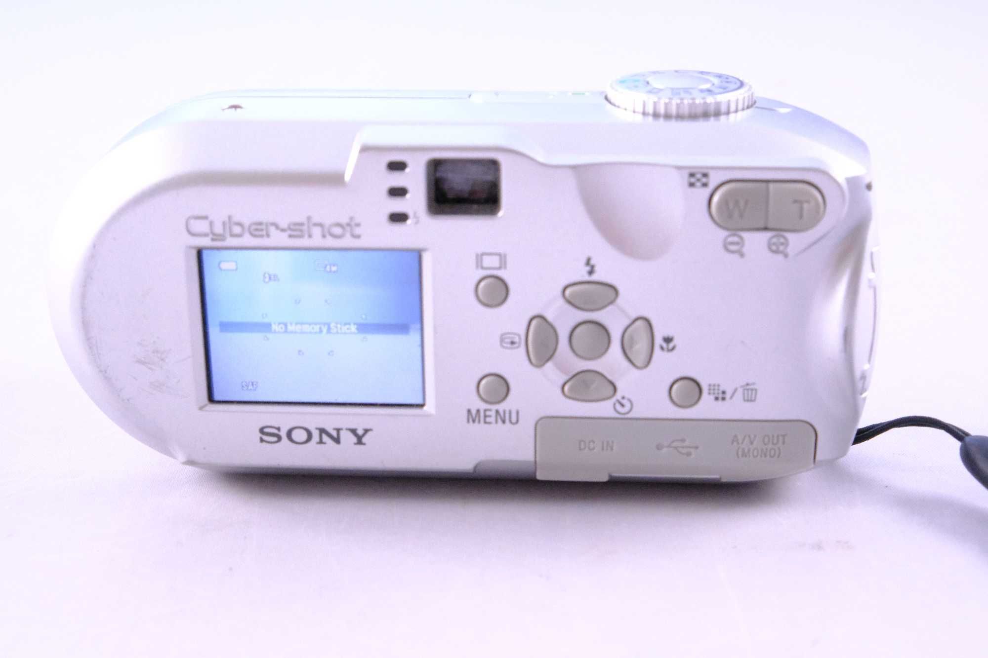 Sony Cyber-shot DSC-P73 – Y2K flash & vibes