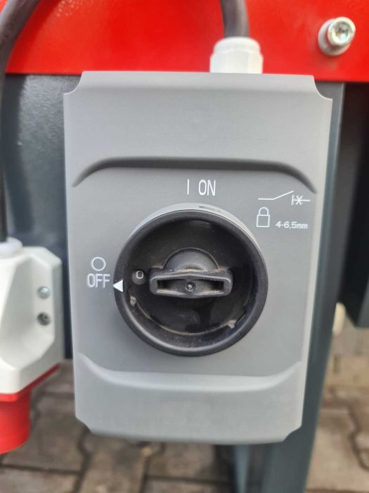 Maszyna do obrabiania choinek, pni choinkowych -strugarka -frezarka