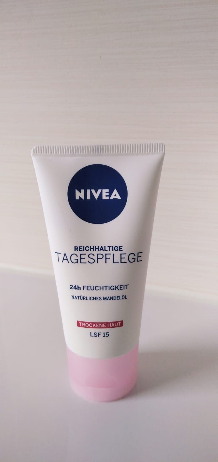 Nivea nawilżający krem do cery suchej i wrażliwej SPF 15, 50 ml