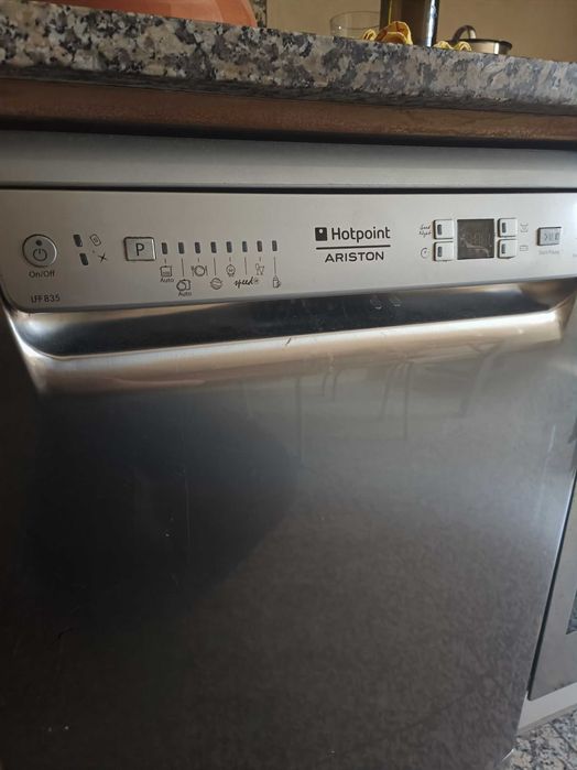 Maquina lavar loiça Hotpoin Ariston inox