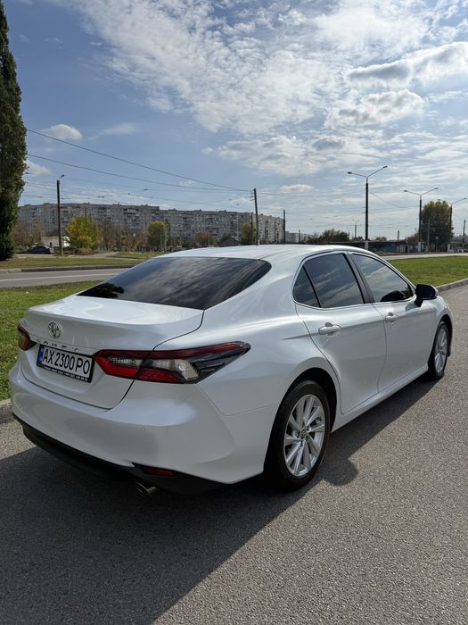 Toyota Camry 2021 elegance офіційна ціла на гарантії