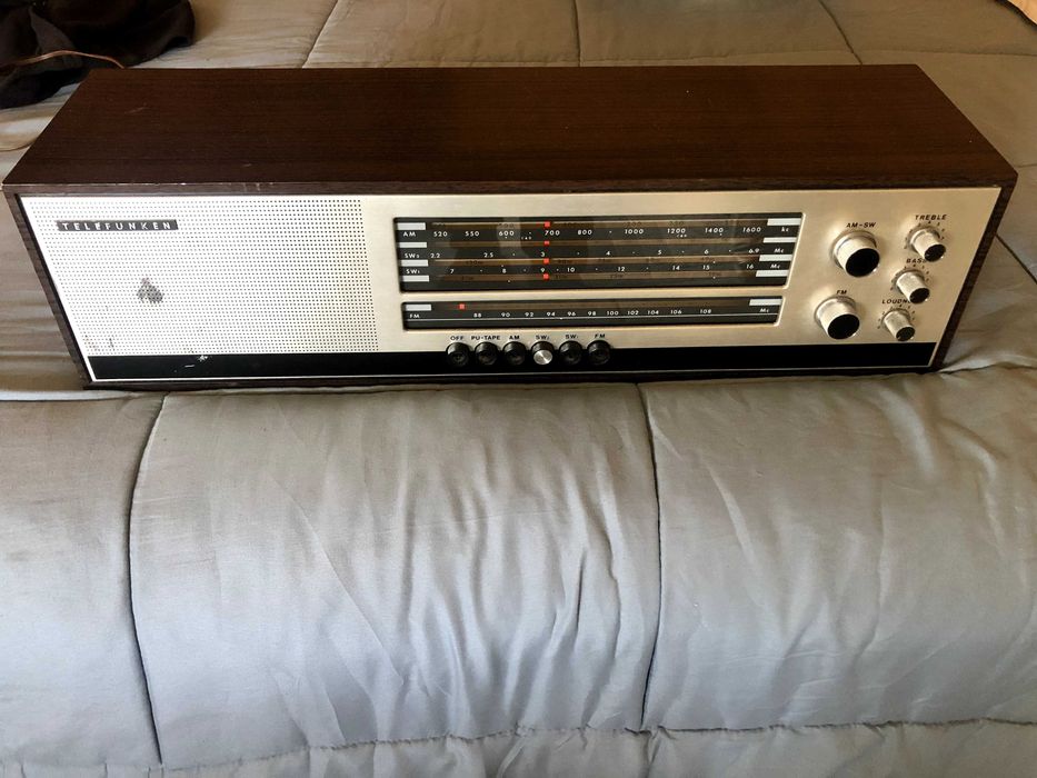 Rádio antigo Telefunken gavotte 5691