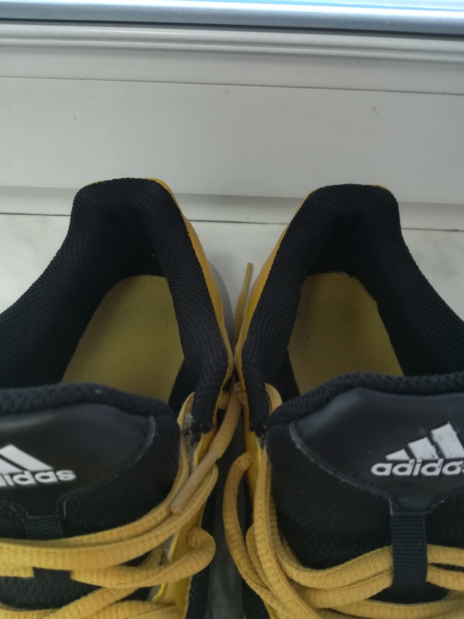 Buty sportowe Adidas damskie rozm. 38,2/3