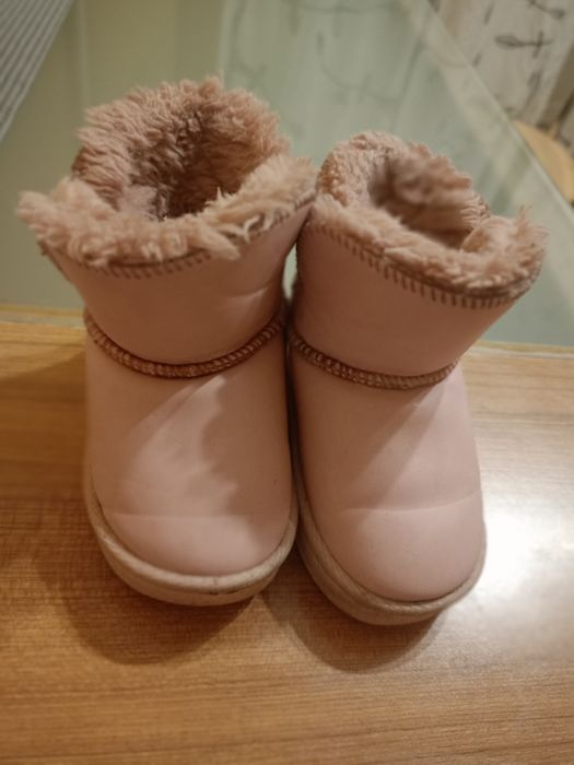 Взуття зимове на дівчинку