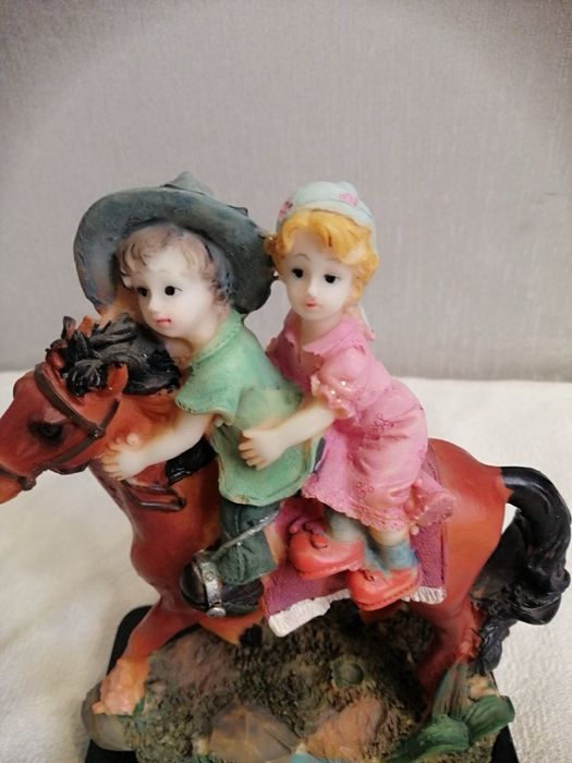 Статуэтка дети