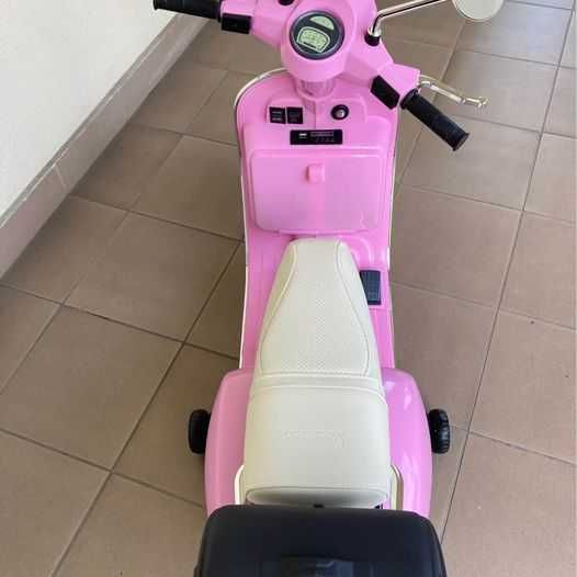 Skuter Vespa  dla dzieci na akumulator
