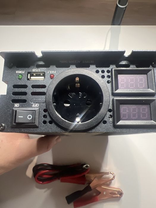 Przetwornica napięcia 800W/1600W 12V na 230V