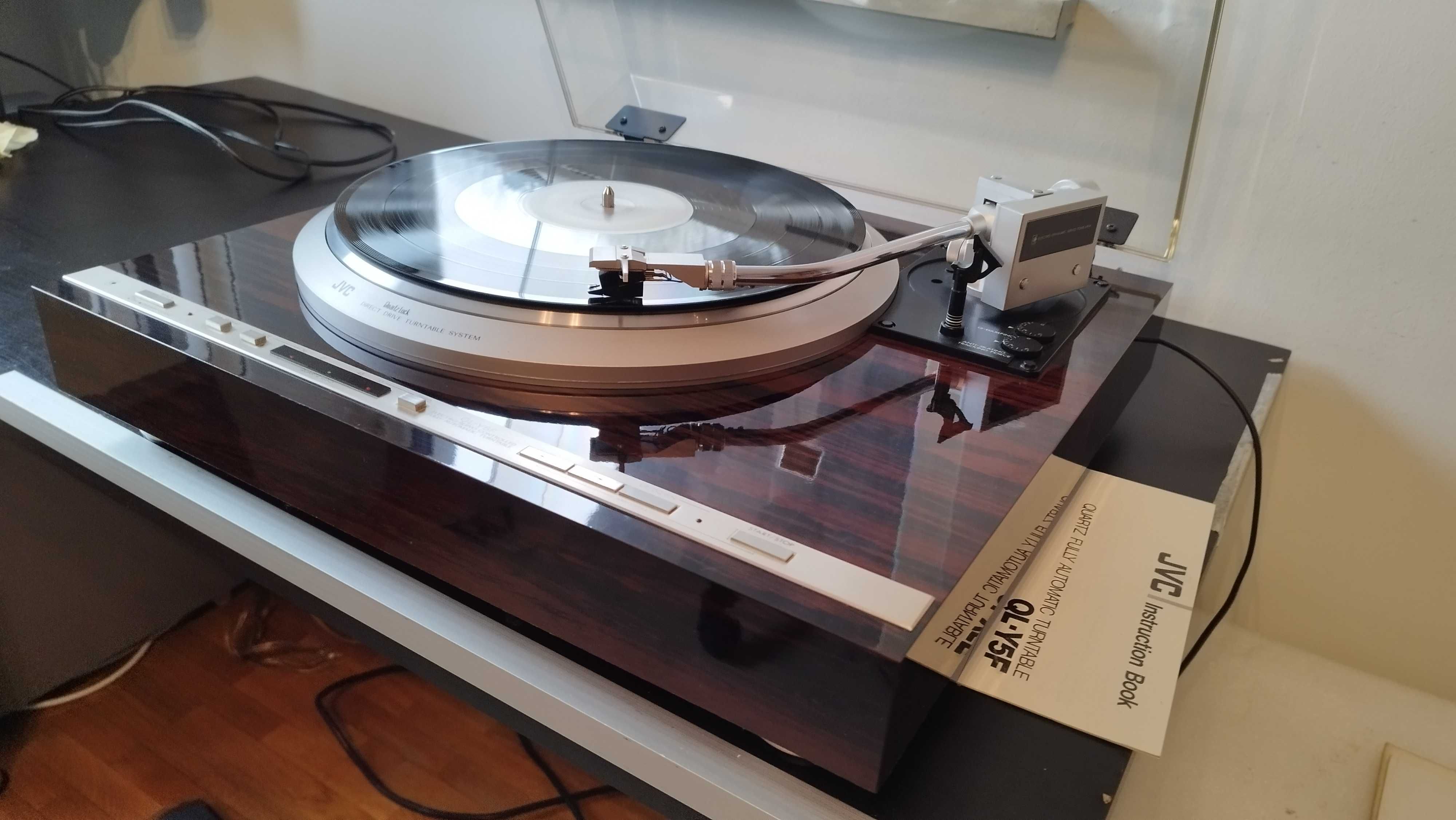 Gramofon JVC QL-Y5F
