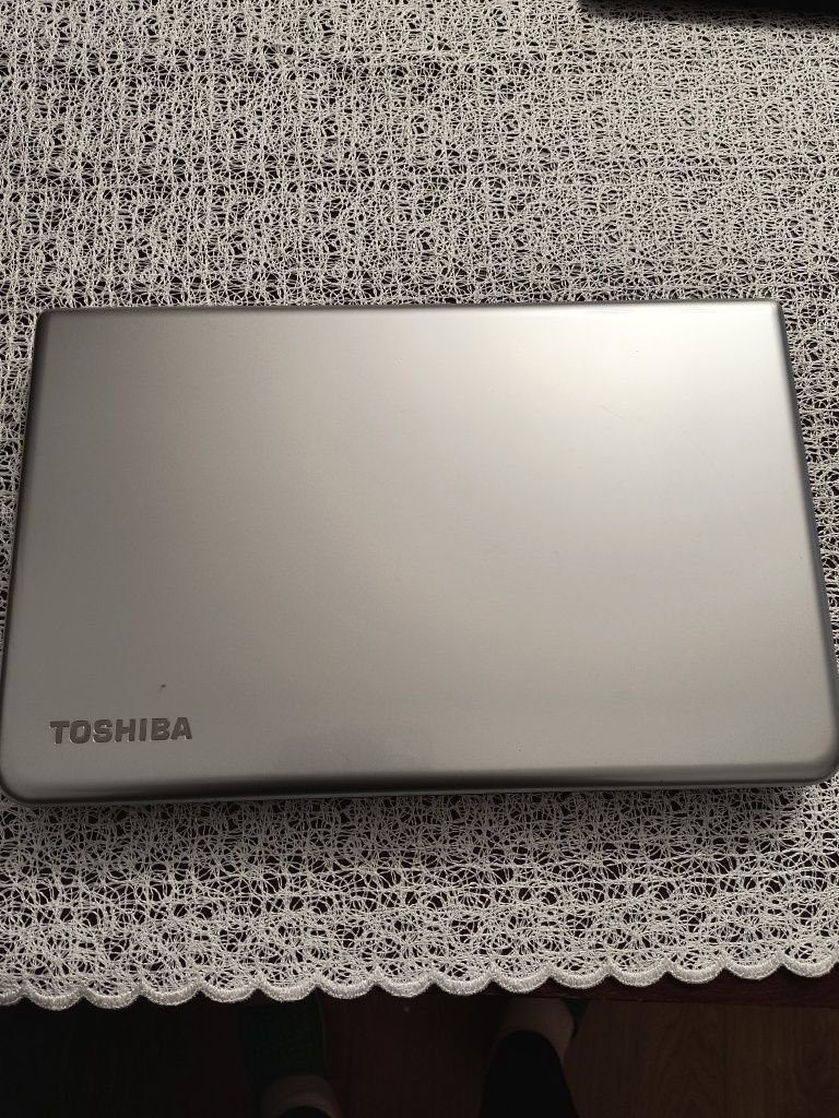 Sprzedam laptopa TOSHIBA SATELLlTE C55-A-1GU