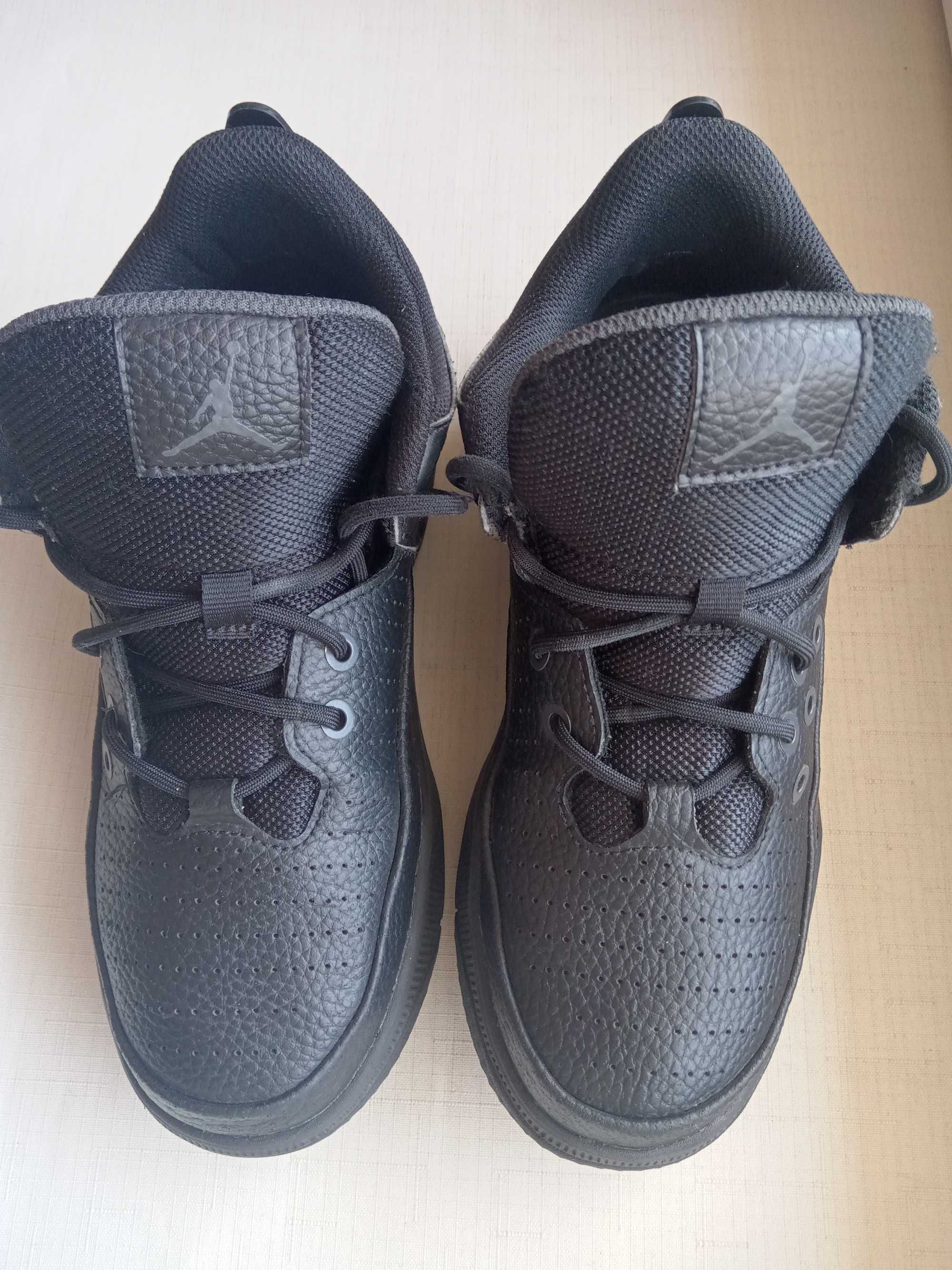 Buty Nike Jordan Max Aura 5 r 36.5