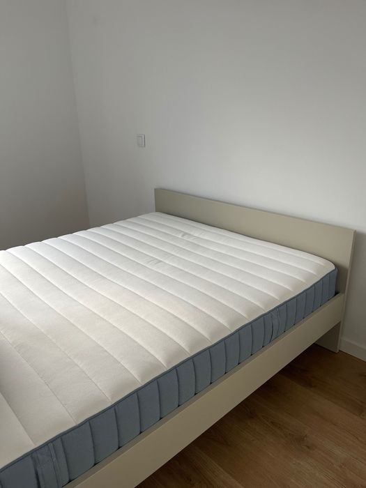 Cama IKEA GURSKEN + Estrado LURÖY + Colchão VESTERÖY (140×200)