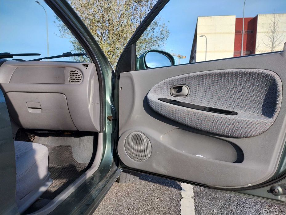 Kia Rio 2001 gasolina em muito bom estado!