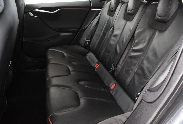 Tesla model s 85p