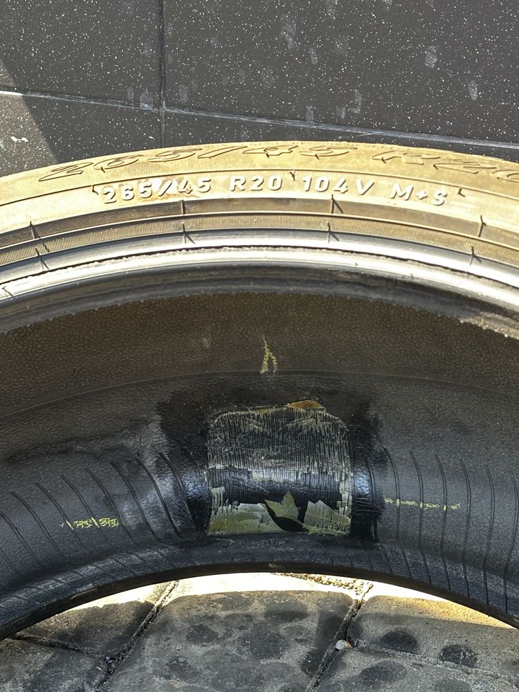 Шини всесезонні Pirelli r20 різноширокі