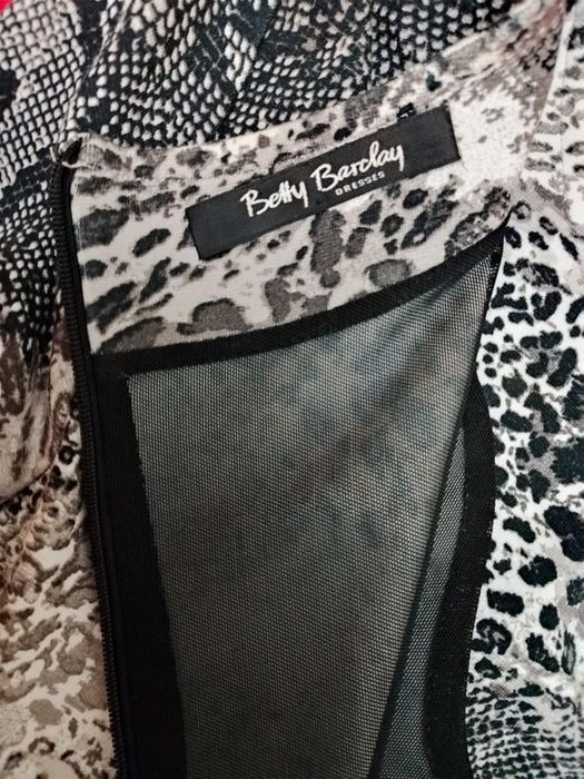 Сукня трикотажна