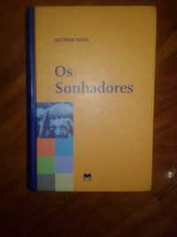 "Os sonhadores" de António Mota