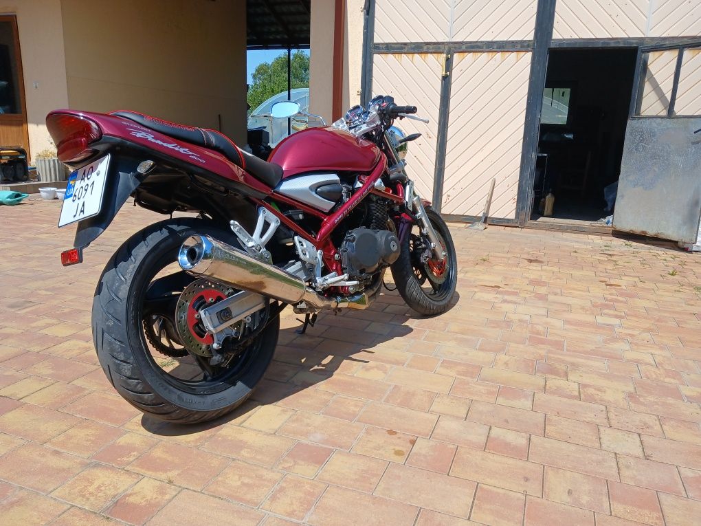 Suzuki bandit 400