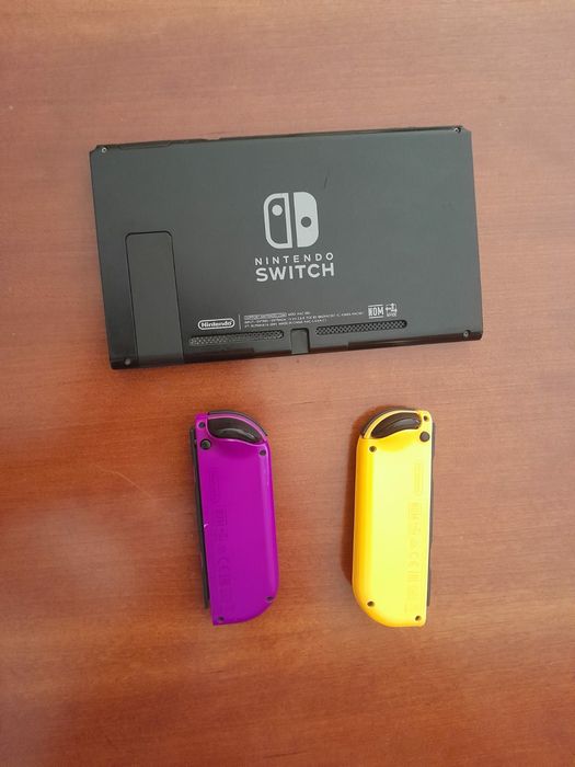 Oferta!!! Nintendo Switch + 8 jogos + 4 controladores e acessórios.