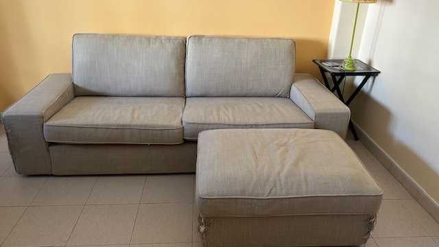 Sofá (3 lugares) em tecido beje claro c/ chaise-longue